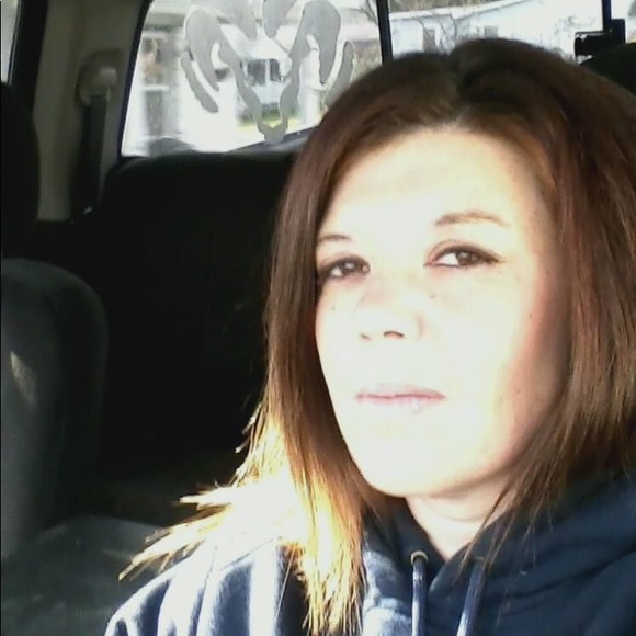 Meet your Posher, Janet - Picture 3 of 8